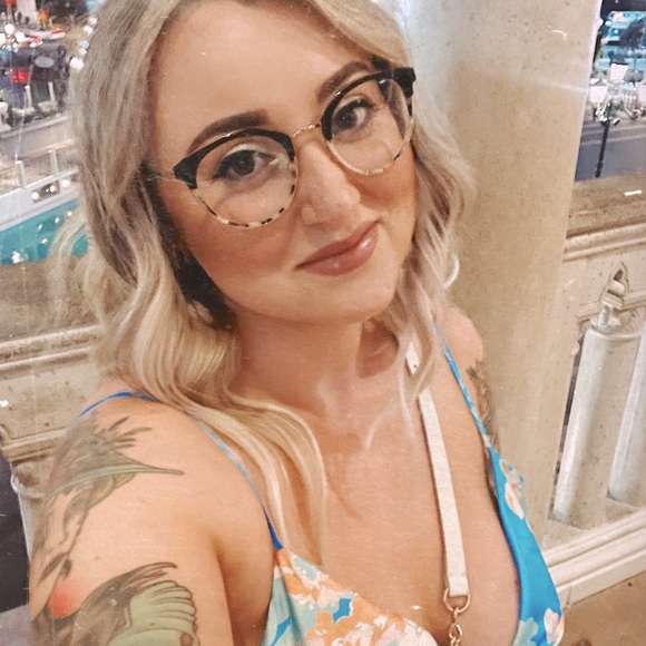 Meet your Posher, Posh - Picture 1 of 1